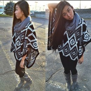 Black and White Southwestern Print Poncho
